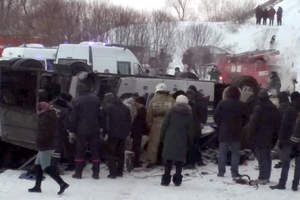 Автобус упал с моста в России: погибли 19 человек