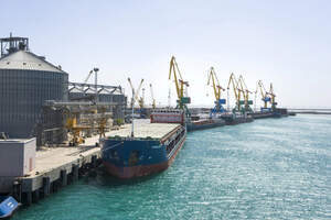 Казахстан закрыл порты для судов Ирана и Азербайджана из-за коронавируса
