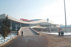 Крушение самолета под Алматой: 60 пассажирам оказана медпомощь
