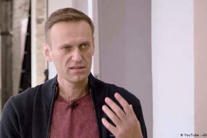 Оскорбленный Навальный подал судебный иск к Пескову