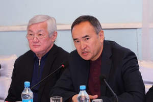 Сапарбаев сменил Мырзахметова на посту акима Жамбылской области