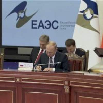 Назарбаев встретился с Путиным и принял участие в саммите ЕАЭС — видео