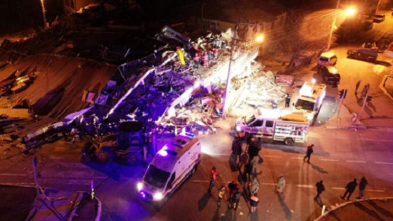 Разрушительное землетрясение в Турции: погибло до 19 человек