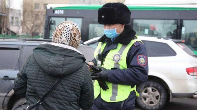 Хочу секса. В Сети появился и исчез пост о полицейском Нур-Султана