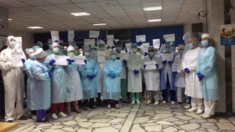 Уволенного главврача ЦГКБ в Алматы требуют вернуть коллеги