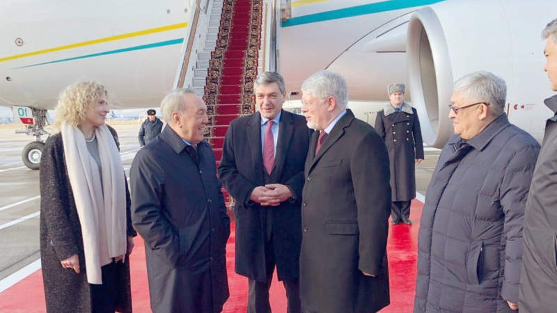 Нурсултан Назарбаев прилетел в гости к Владимиру Путину