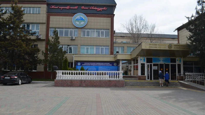 Скандал с медиками в Алматы обрастает новыми подробностями