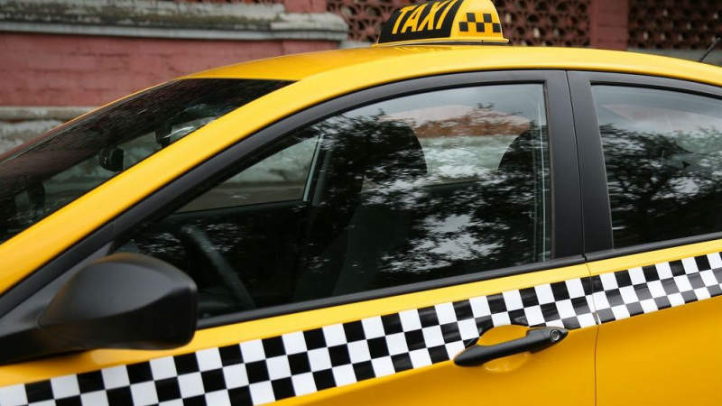 У возившего людей в Нур-Султан таксиста заподозрили коронавирус