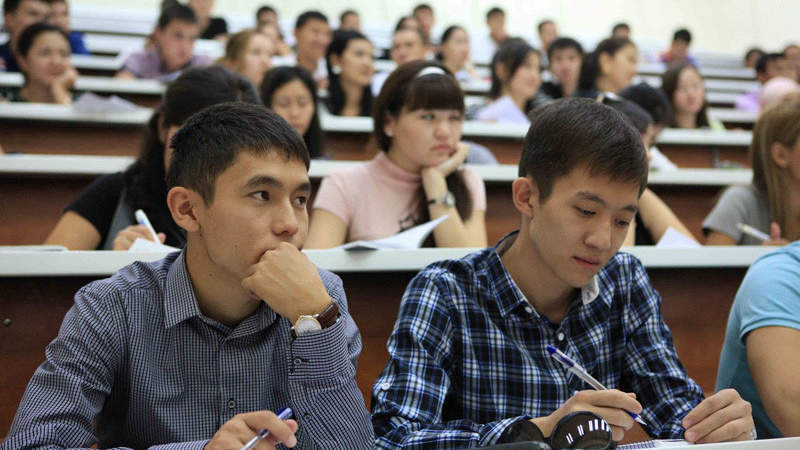 Студенты имеют право на пособие в 42500 тенге — министр