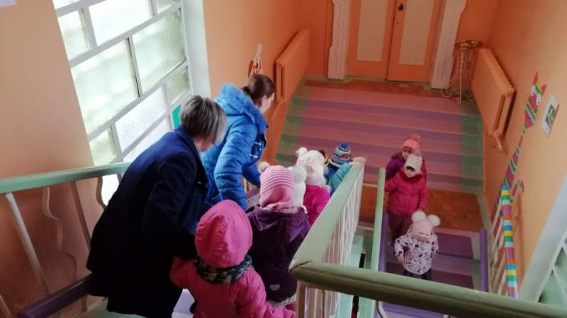 Сотни детсадов грозятся взорвать в городах России. Идет срочная эвакуация
